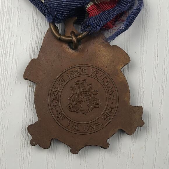 Vintage Sons of Union Veterans of the Civil War Membership Medal Badge Brooch - Picture 8 of 9